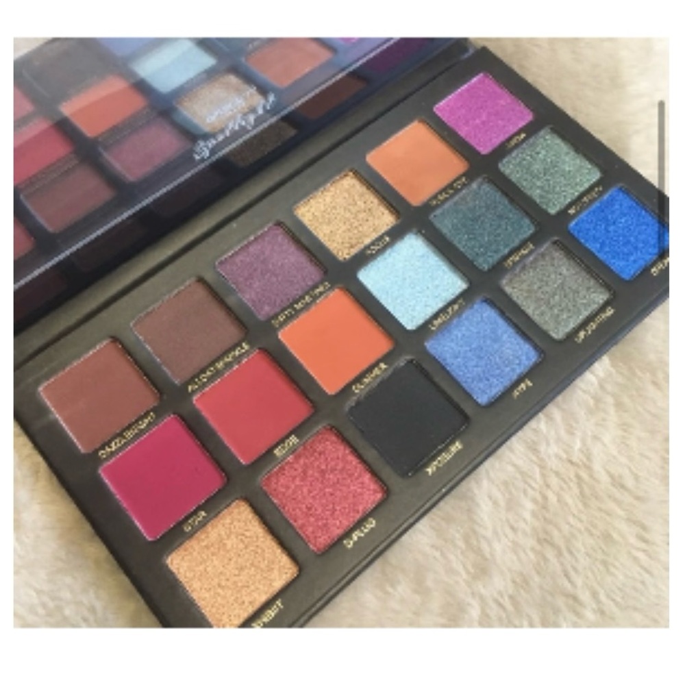 OPV Beauty London eyeshadow palette - Picture 2 of 4